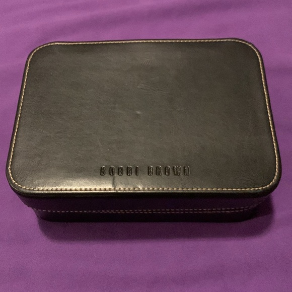 Bobbi Brown leather makeup kit - Picture 2 of 3